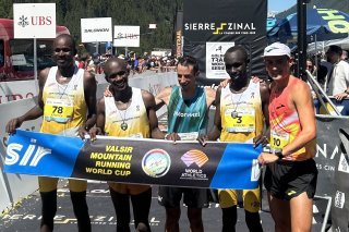 Kilian Jornet, entouré par les autres membres du Top 5 de la course Sierre-Zinal 2024